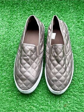 Quilted Metallic Pewter Slip-On Fashion Sneakers US Women's 7